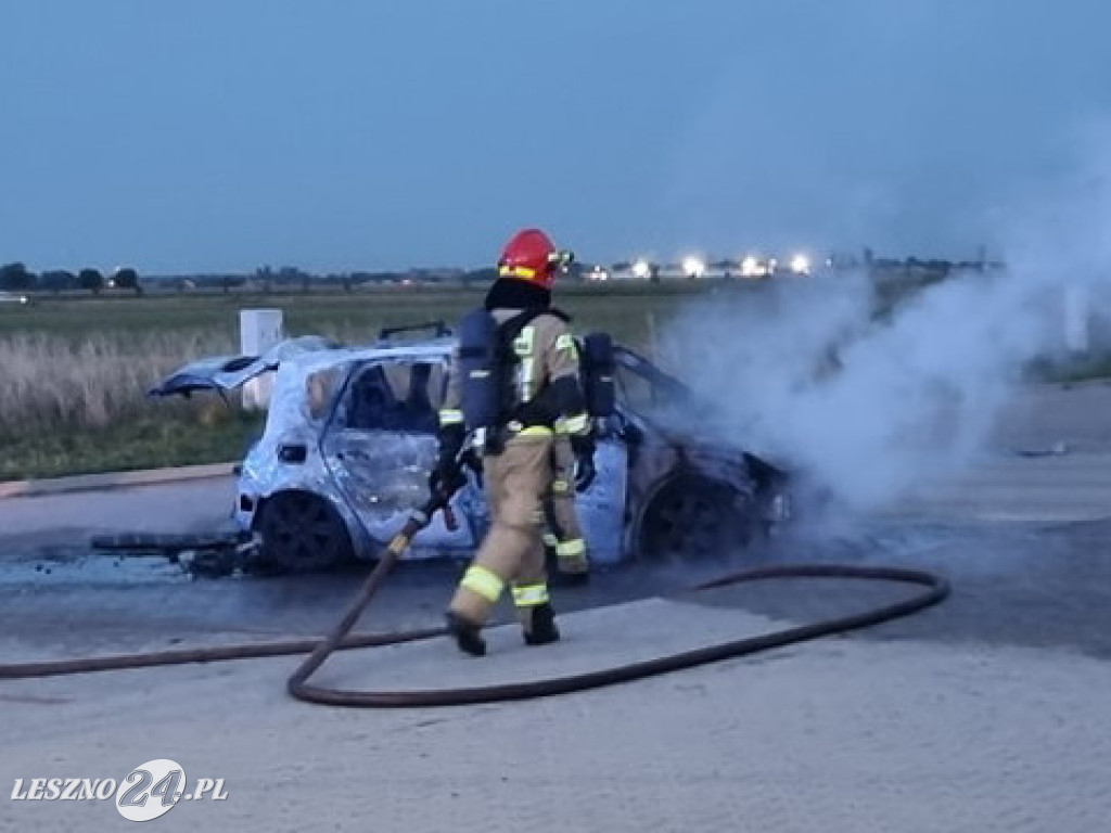 W Święciechowie spalił się samochód