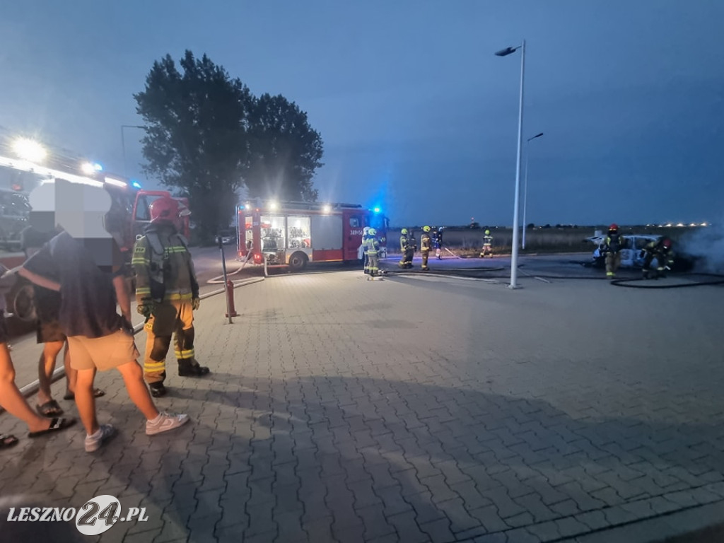 W Święciechowie spalił się samochód