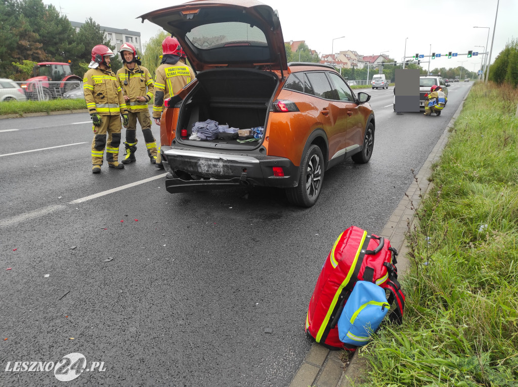 Zderzenie aut na Alei Konstytucji 3 Maja w Lesznie