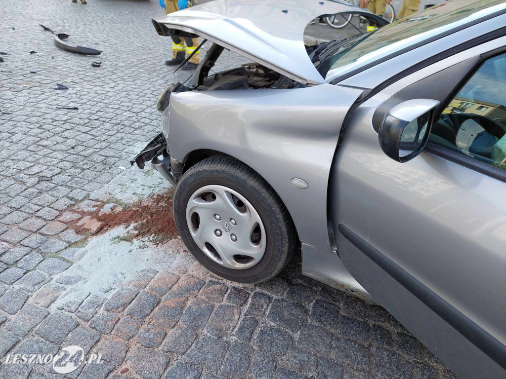Zderzenie aut w centrum Leszna
