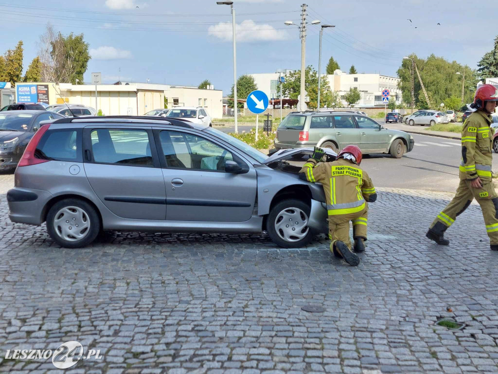 Zderzenie aut w centrum Leszna