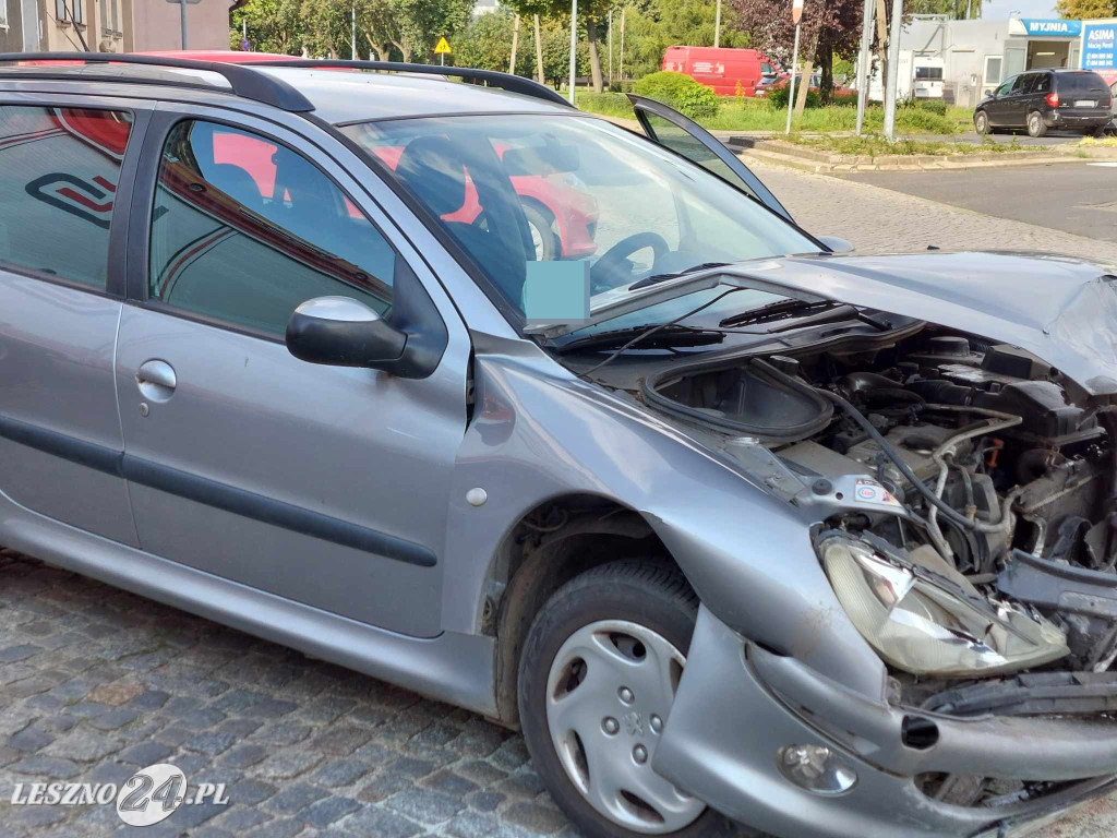 Zderzenie aut w centrum Leszna