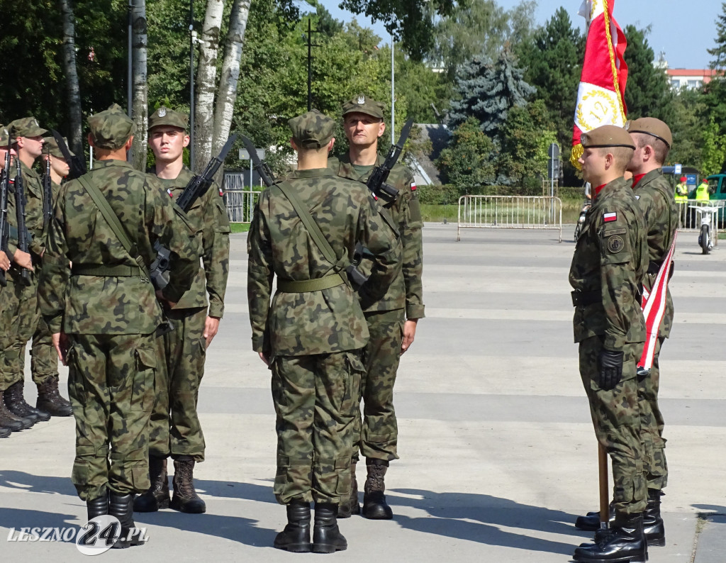 Przysięga WOT w Lesznie i pokaz wojskowy