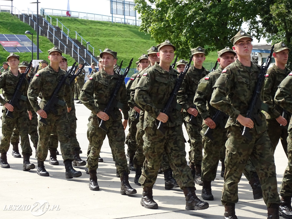 Przysięga WOT w Lesznie i pokaz wojskowy