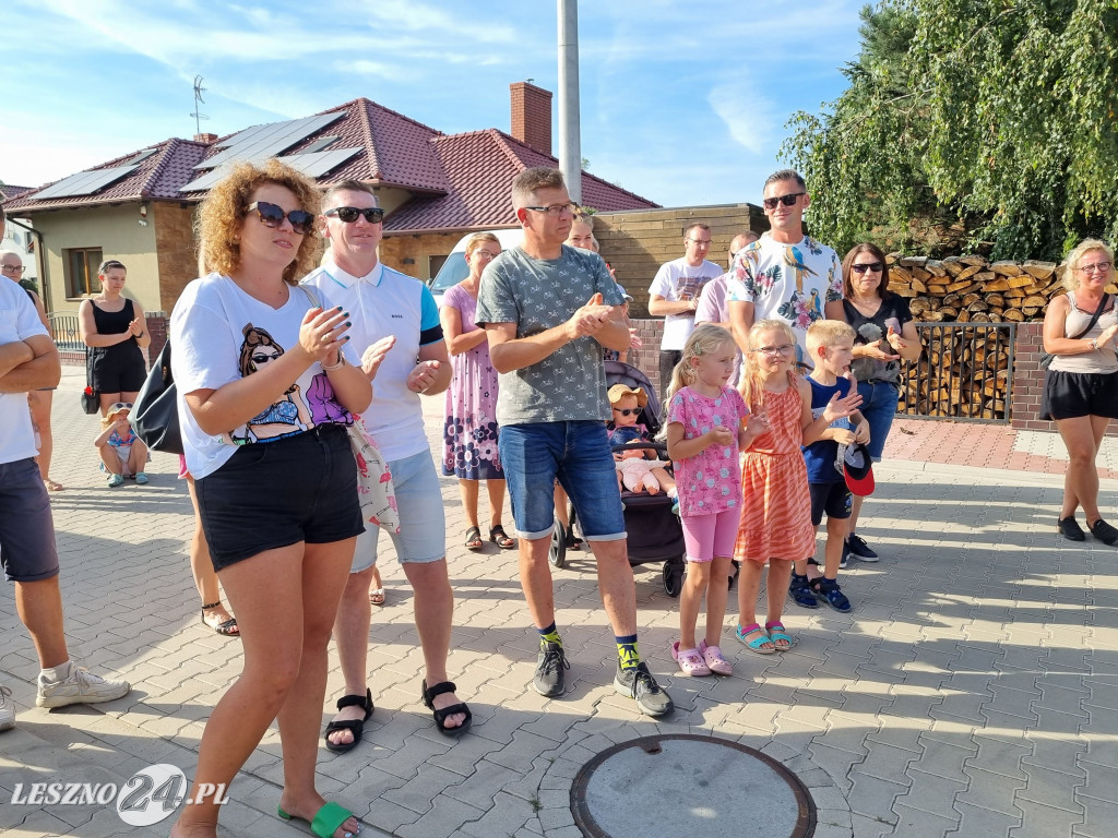 Przecięcie wstęgi na osiedlu w Rydzynie