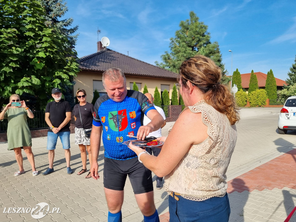 Przecięcie wstęgi na osiedlu w Rydzynie
