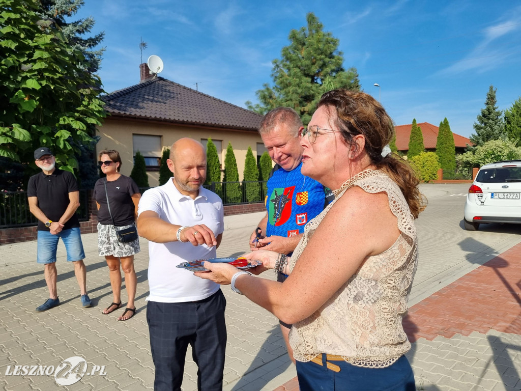 Przecięcie wstęgi na osiedlu w Rydzynie