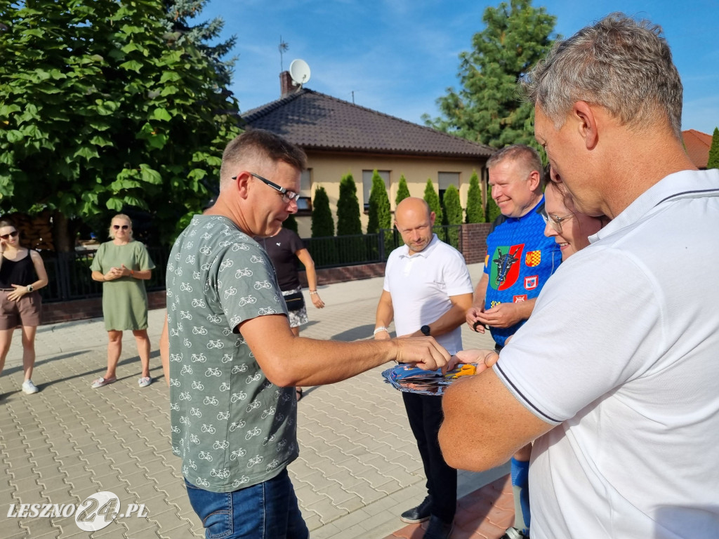 Przecięcie wstęgi na osiedlu w Rydzynie