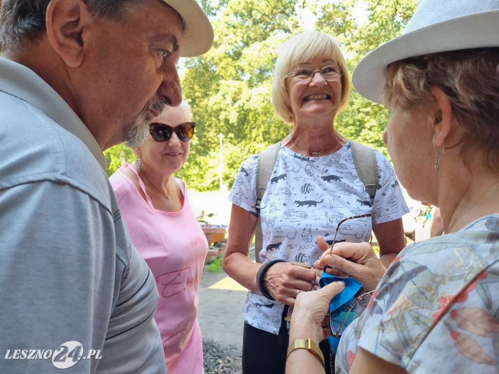 UTW z mieszkańcami na kijkach