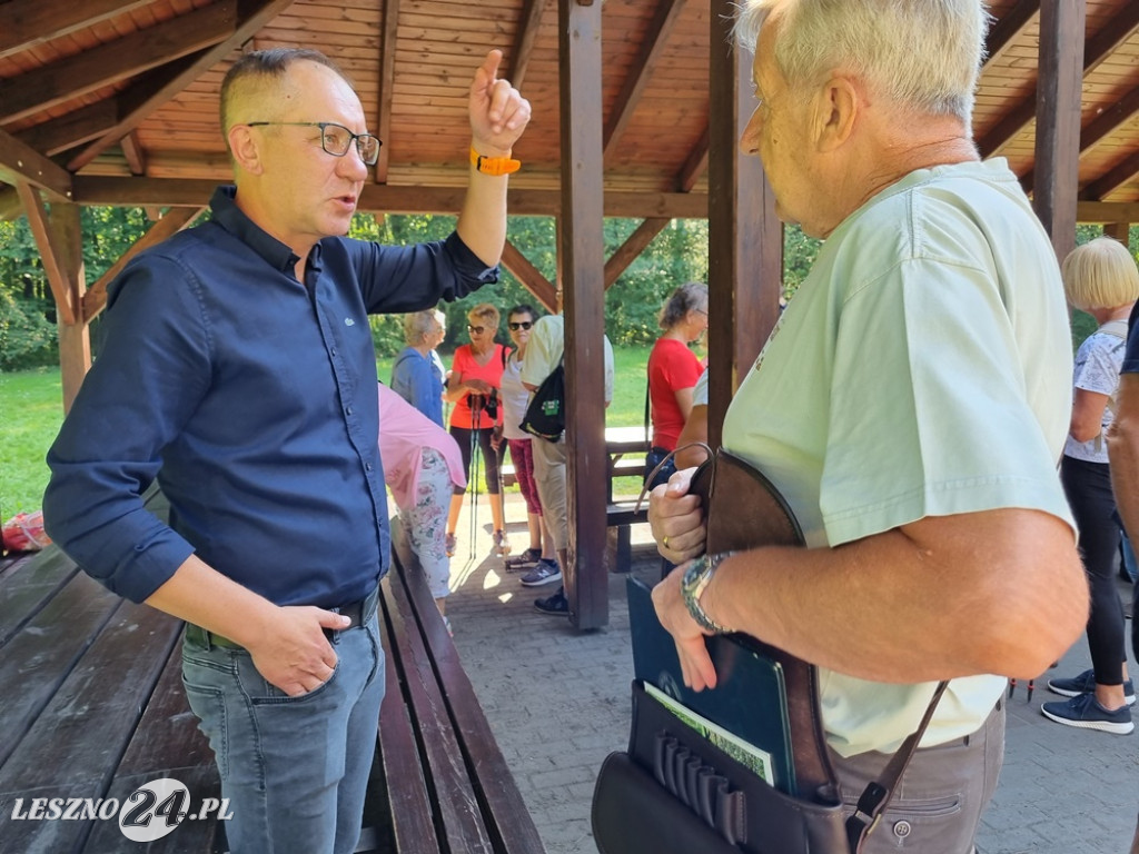 UTW z mieszkańcami na kijkach