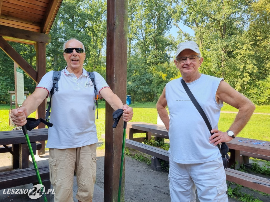 UTW z mieszkańcami na kijkach