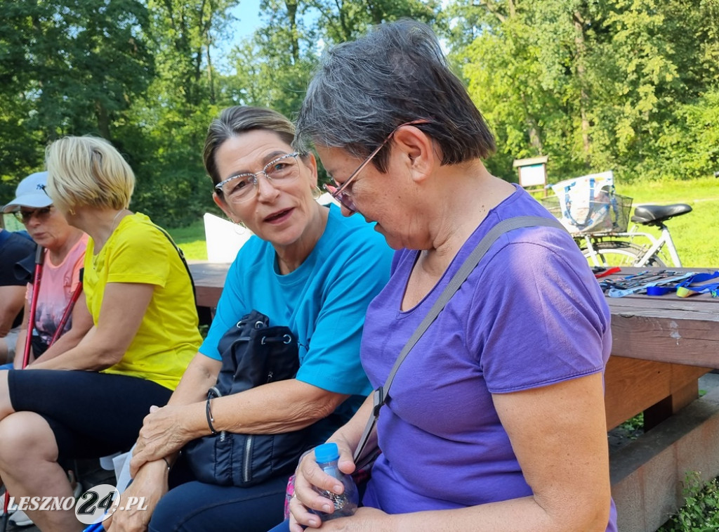 UTW z mieszkańcami na kijkach