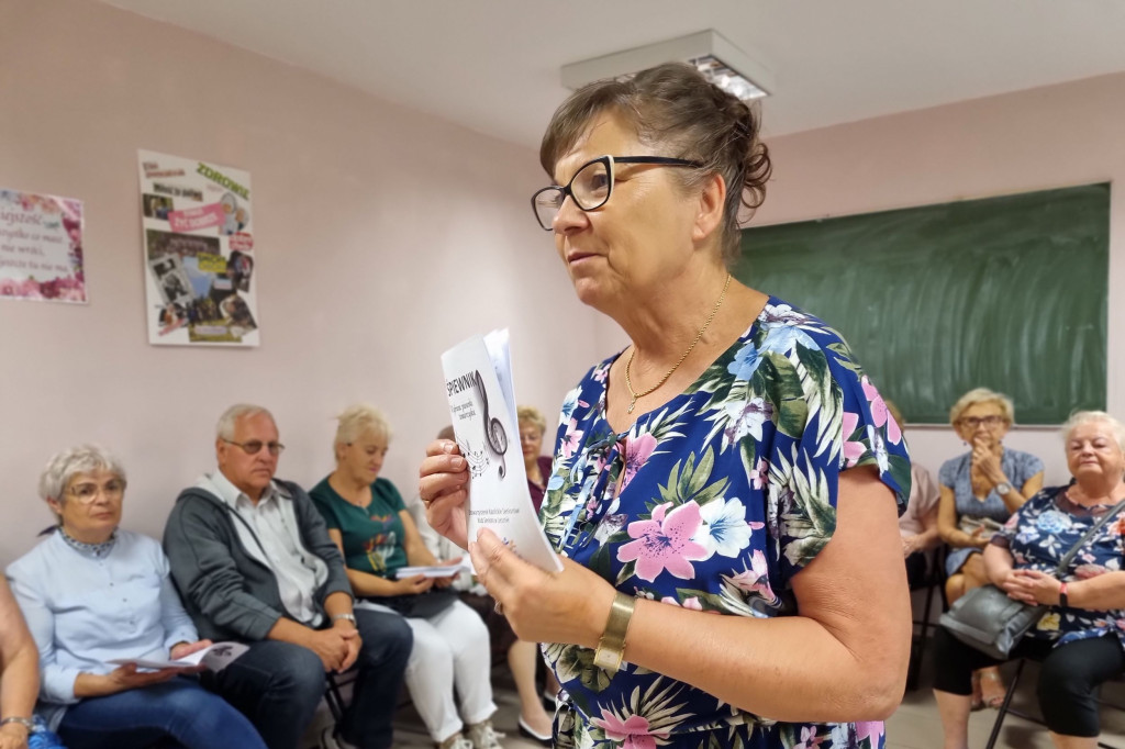 Dostali śpiewniki i śpiewali