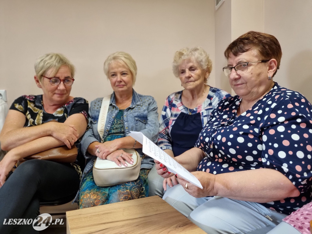 Dostali śpiewniki i śpiewali