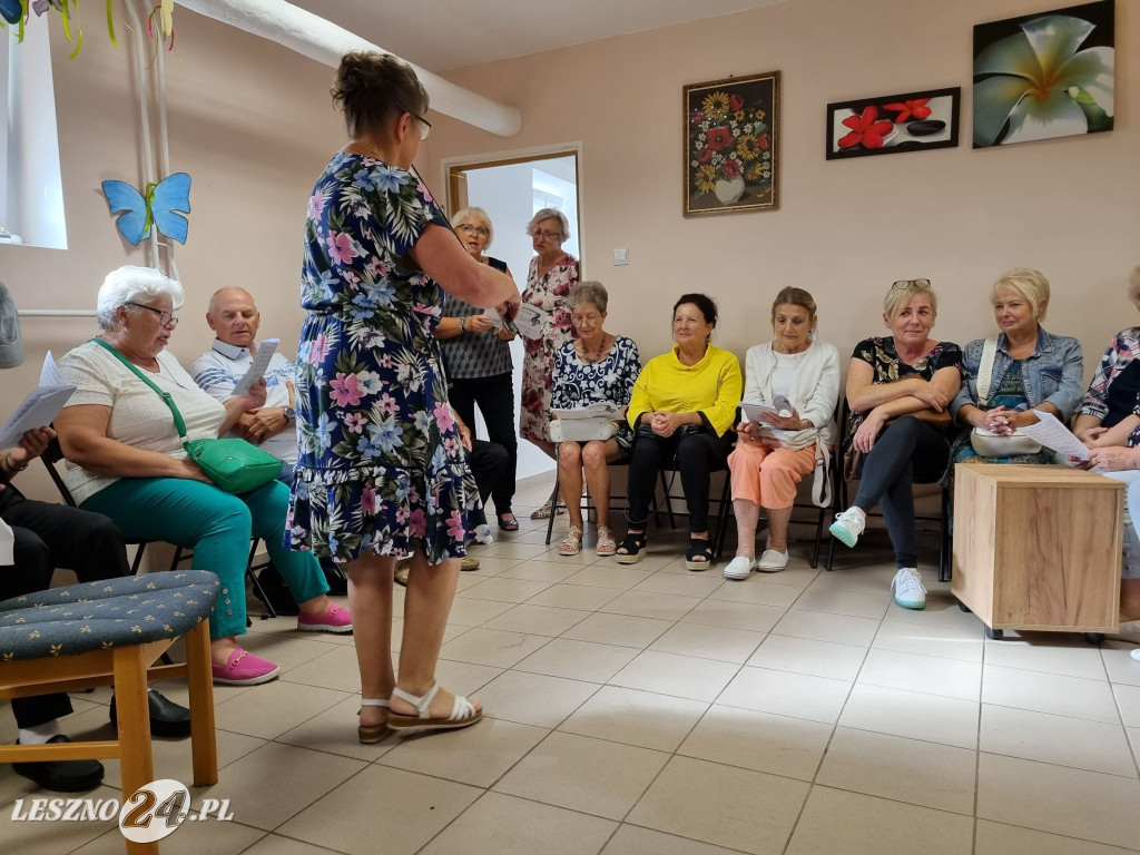 Dostali śpiewniki i śpiewali