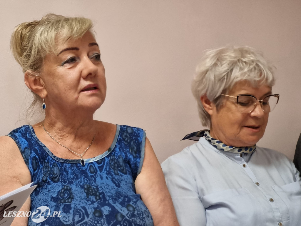 Dostali śpiewniki i śpiewali