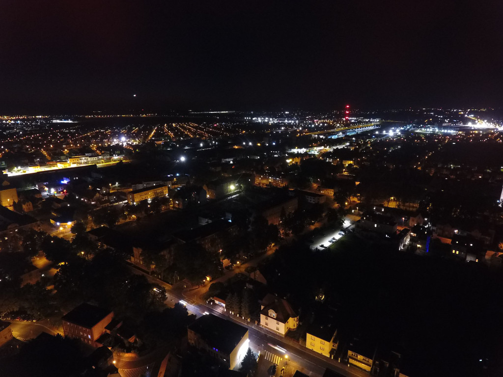Rynek w Lesznie nocą