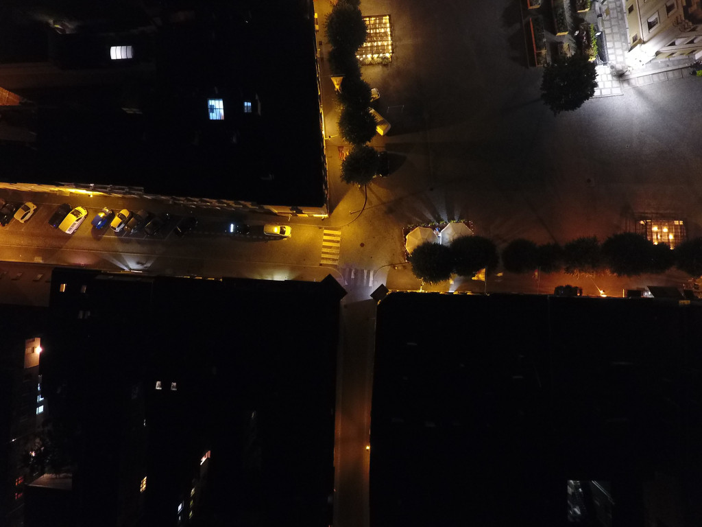 Rynek w Lesznie nocą