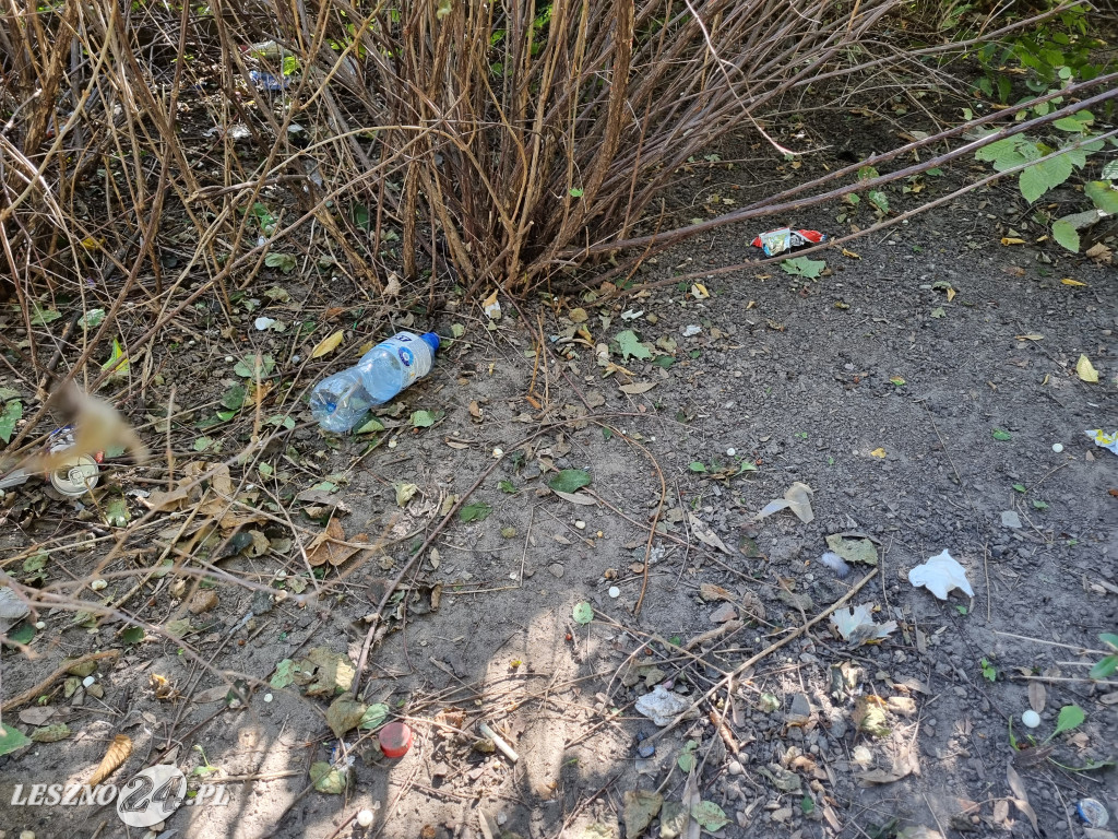 Na Kurpińskiego znowu są śmieci
