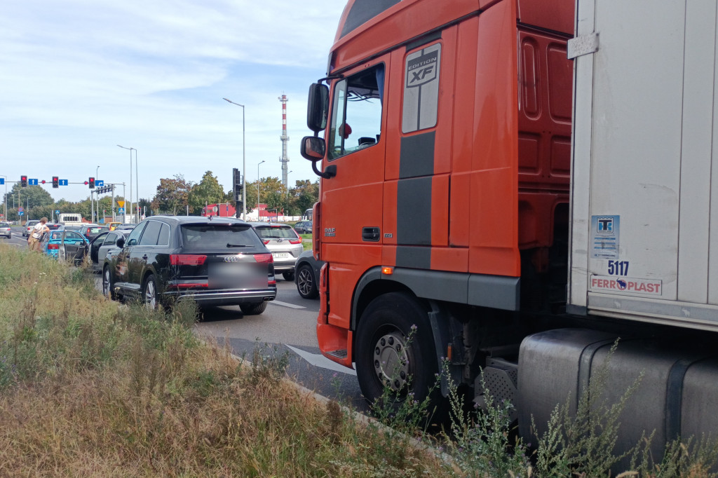 Dwie kolizje w tym samym i miejscu i czasie