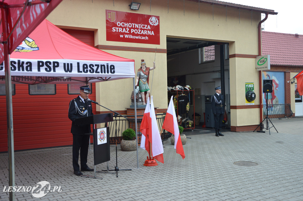 Strażacy z Wilkowic z nowym samochodem