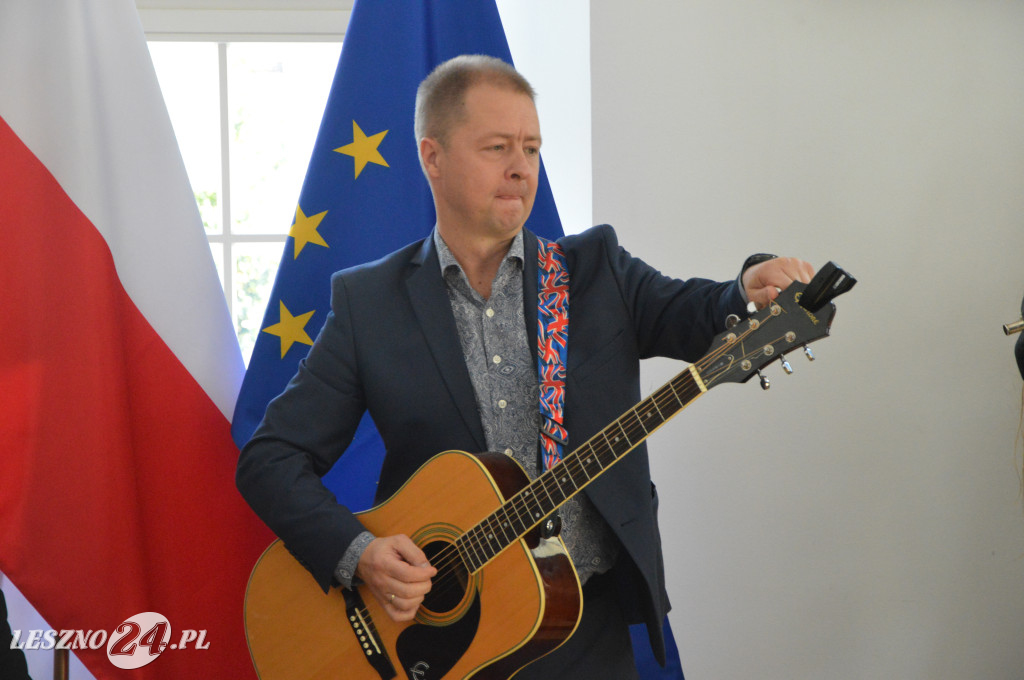 Medale, dyplomy i podziękowania. Wyróżniono nauczycieli