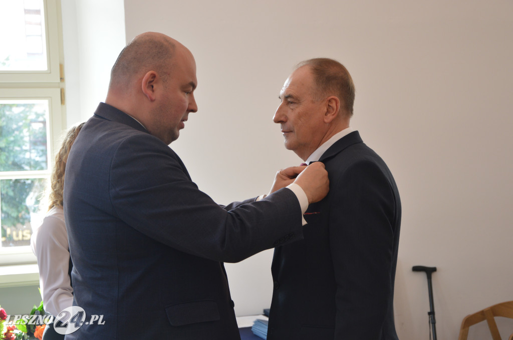 Medale, dyplomy i podziękowania. Wyróżniono nauczycieli