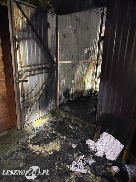 Nocny pożar w przydomowej stolarni