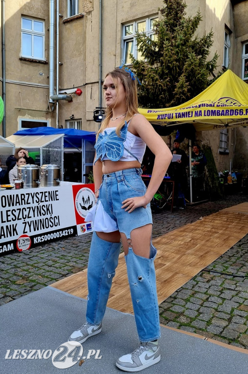 Przytul kurtkę z pokazem mody