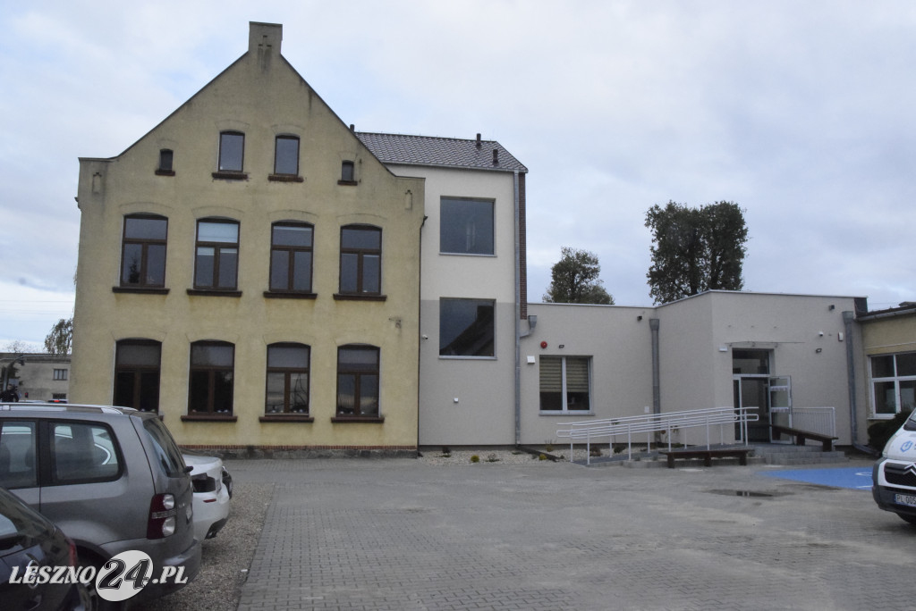 Rozbudowana szkoła w Lasocicach