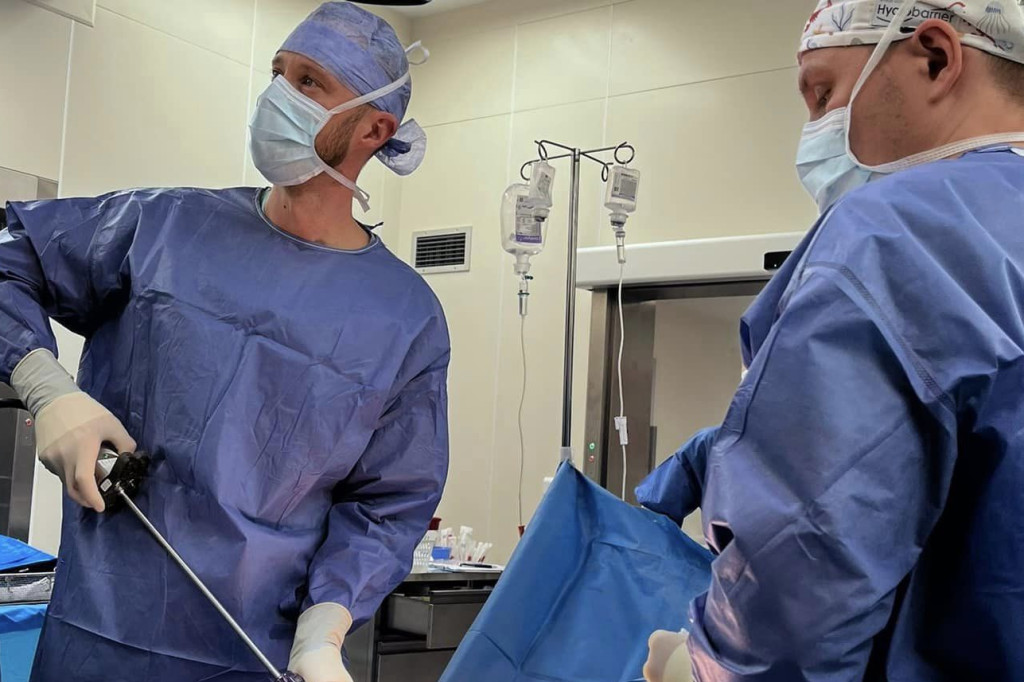 Pierwsza operacja robotem Da Vinci