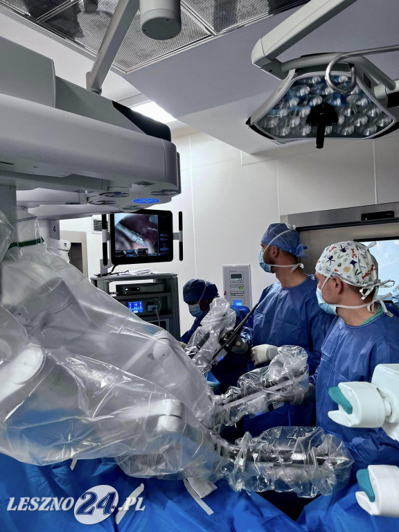 Pierwsza operacja robotem Da Vinci