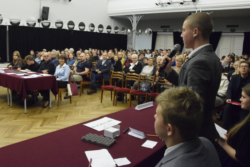Debata Oksfordzka w MOK-u