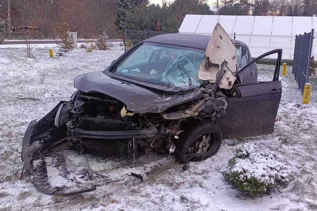 Zderzenie tira i osobówki na krajowej dwunastce