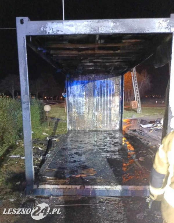 Spalił się kontener ze sprzętem elektronicznym