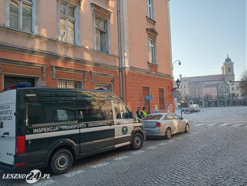 Funkcjonariusze kontrolowali taksówki