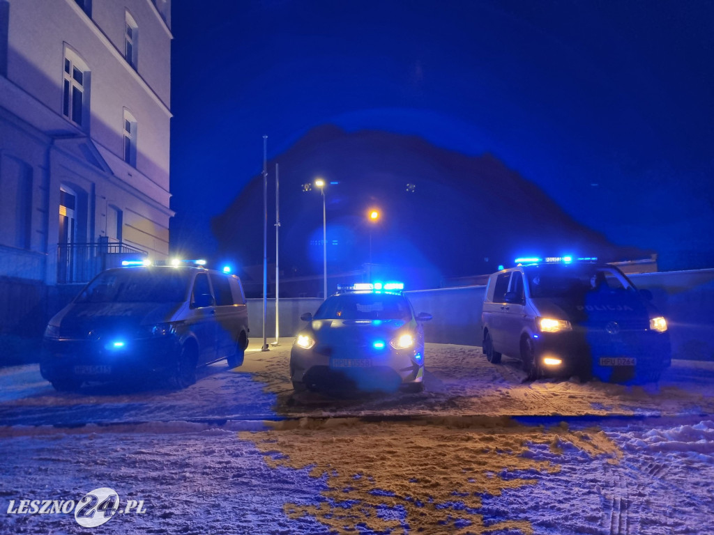 Zawyły syreny przed KMP w Lesznie