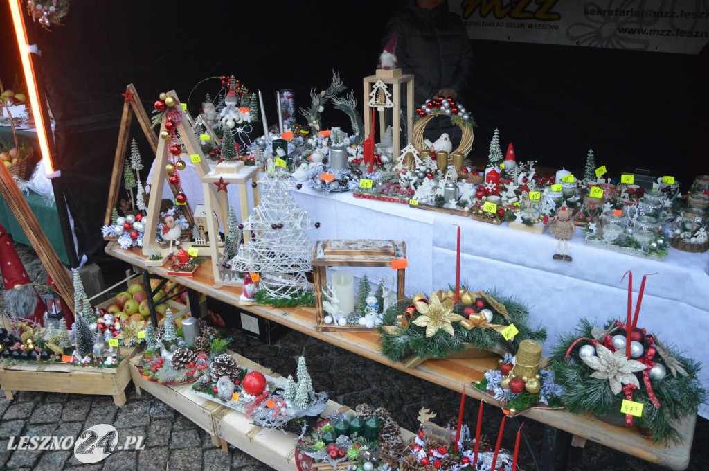 Ekstremalne Mikołajki z NGO na Rynku w Lesznie