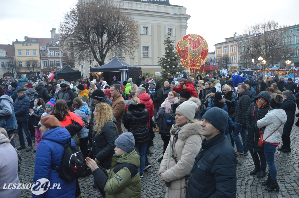 Ekstremalne Mikołajki z NGO na Rynku w Lesznie