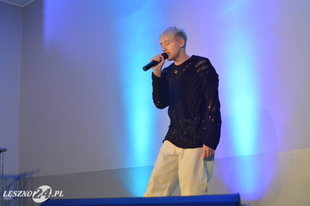 Koncert Miłosza Skierskiego w ZS4 Leszno