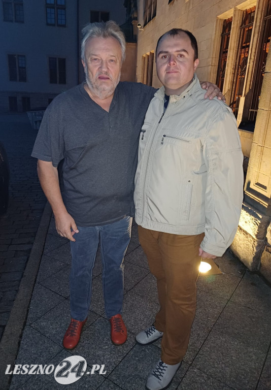 Pan Karol kolekcjonuje zdjęcia