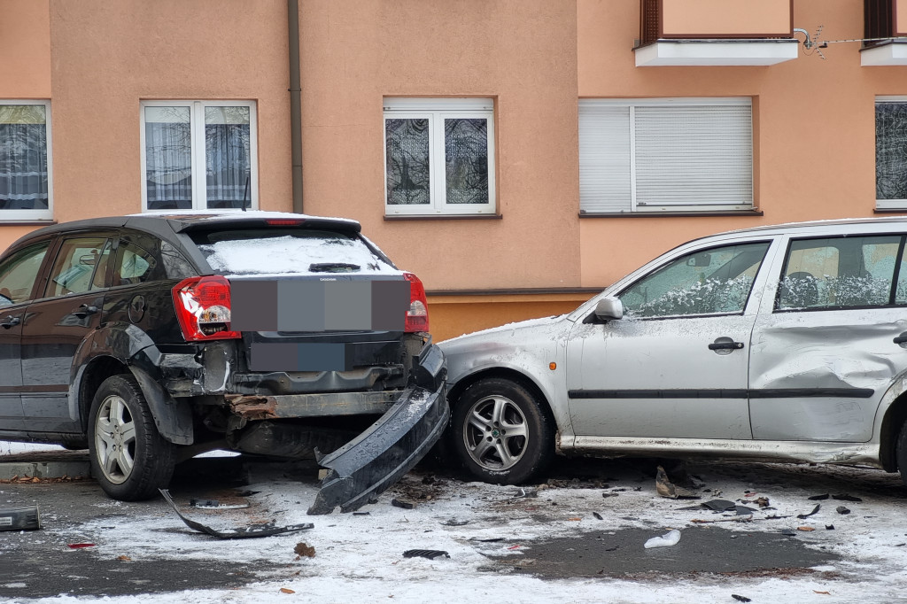 Trzy auta uszkodzone
