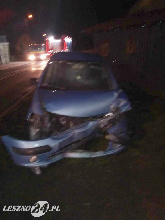 W Bukówcu Górnym samochód wjechał w dom