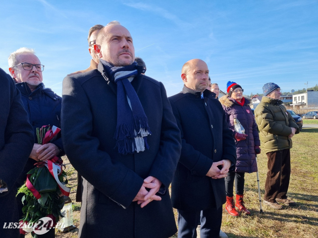 Odsłonięcie odnowionych pomników w Rydzynie