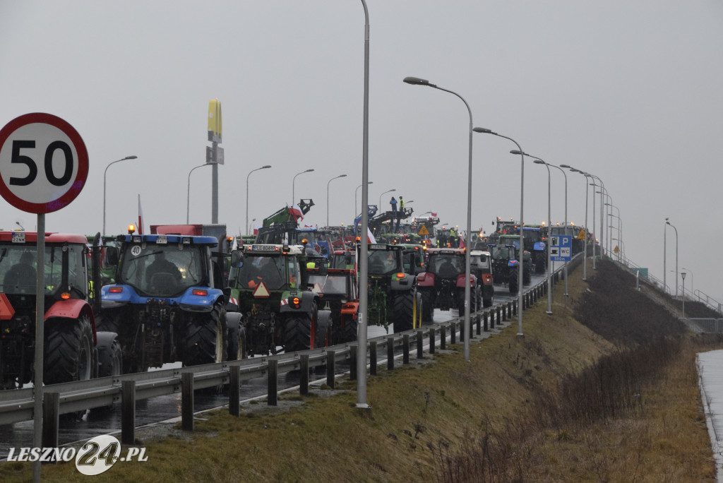 Protest rolniczy na węźle Leszno-Zachód na S5