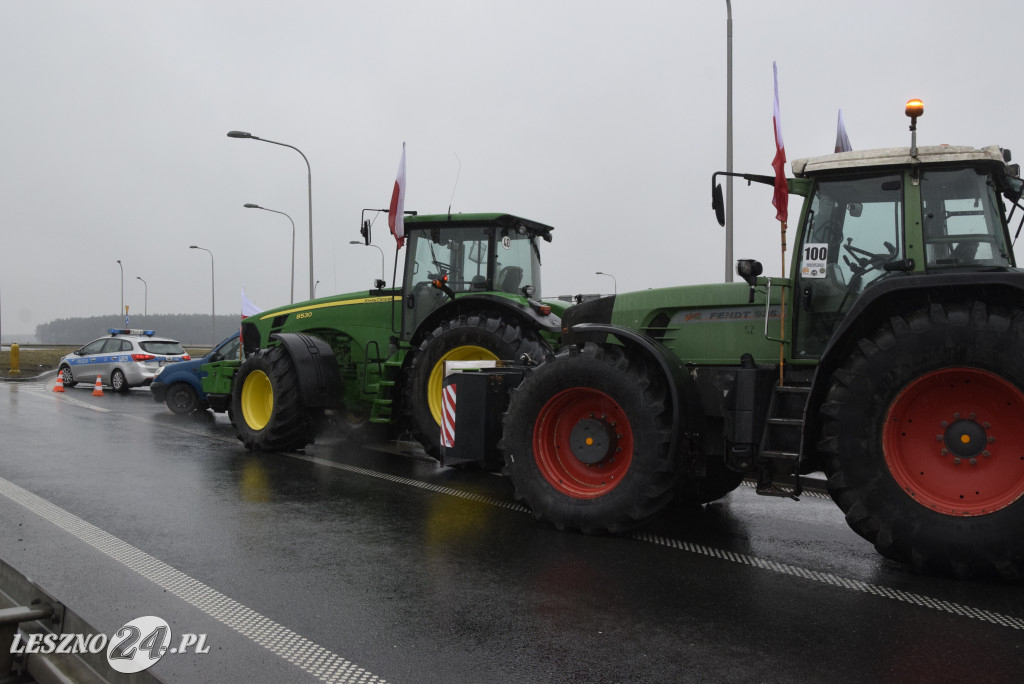 Protest rolniczy na węźle Leszno-Zachód na S5