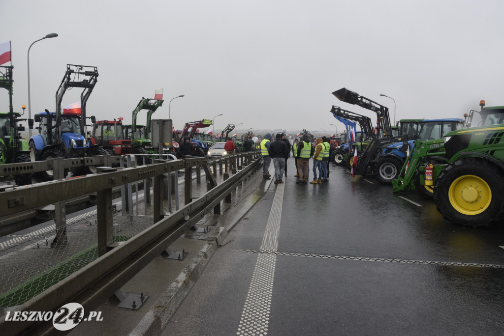 Protest rolniczy na węźle Leszno-Zachód na S5