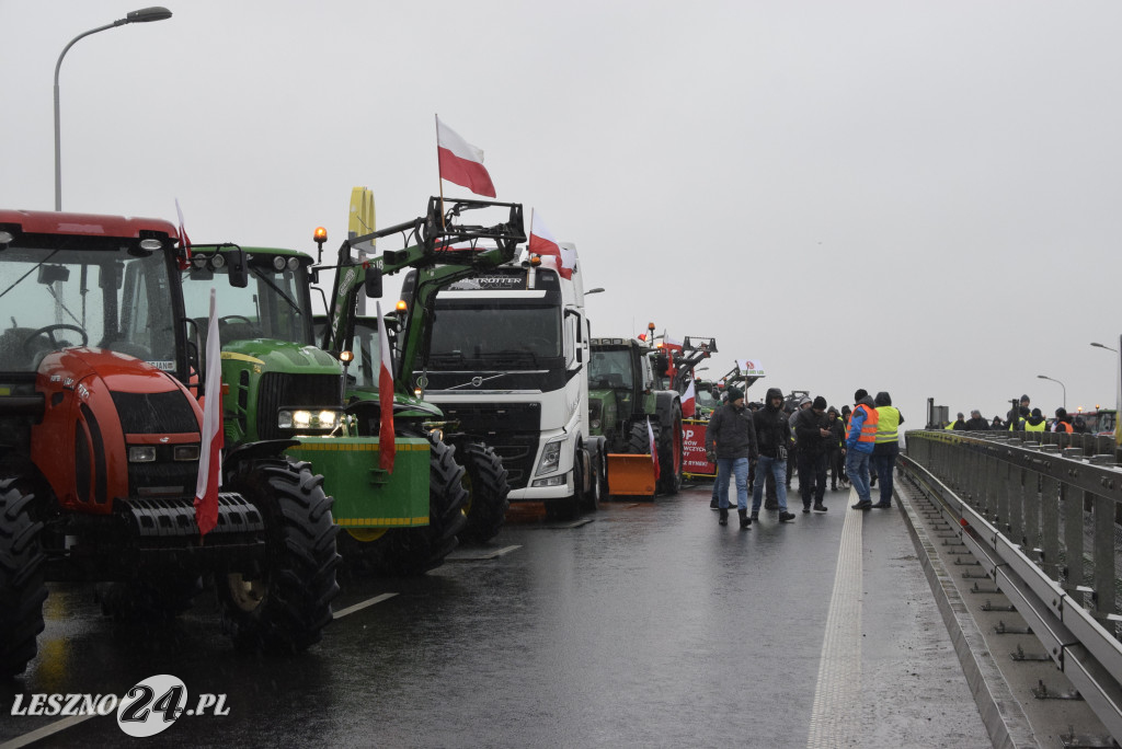 Protest rolniczy na węźle Leszno-Zachód na S5