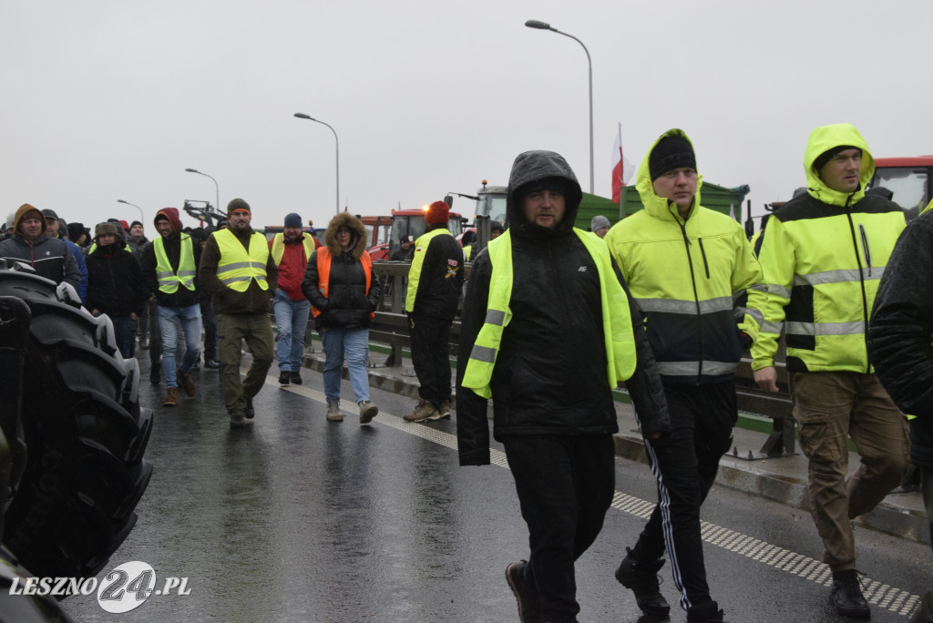 Protest rolniczy na węźle Leszno-Zachód na S5