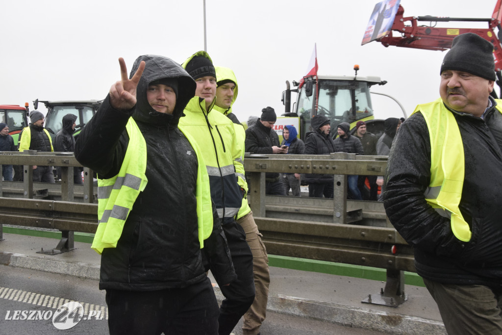 Protest rolniczy na węźle Leszno-Zachód na S5